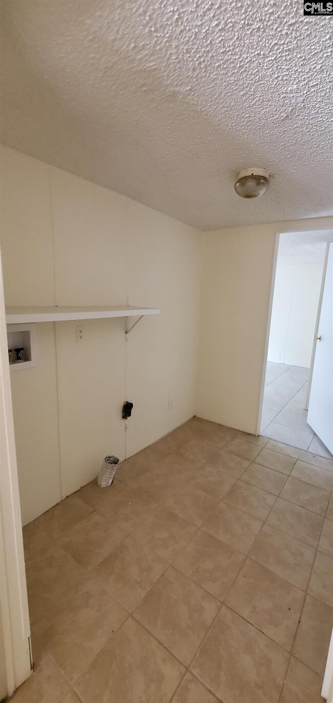 Building Photo - 4012 Mineral Springs Rd