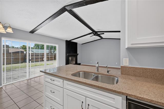 Building Photo - 2760 Hollandale Ln