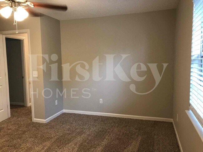 Building Photo - 1622 Keeneland Dr