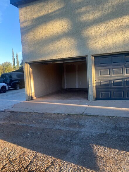 Building Photo - 837 S Gordon St