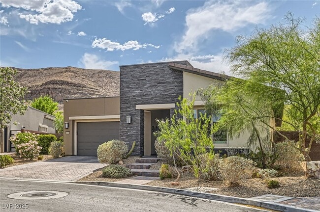 Building Photo - 10398 Kesington Dr