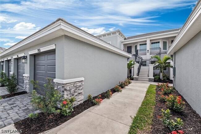 Building Photo - 11801 Venetian Lagoon Dr