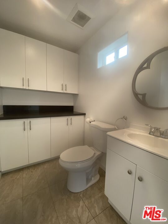 Building Photo - 8448 Fenwick St