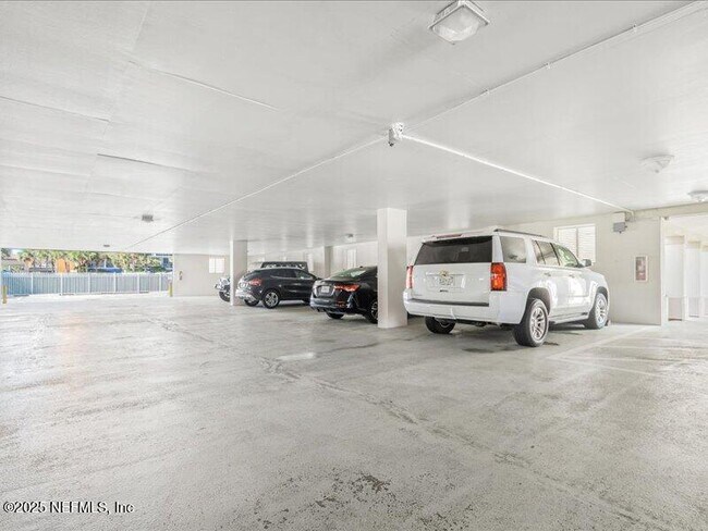 Building Photo - 1415 1st St N