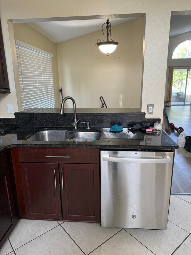 Building Photo - 2656 Newbolt Dr