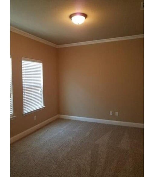 Building Photo - 638 Teakwood Dr