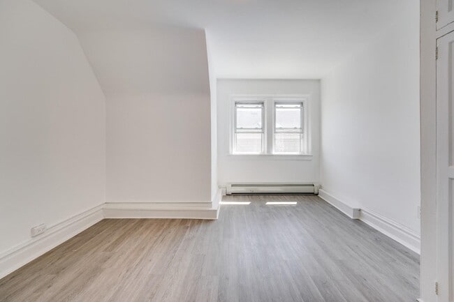 Building Photo - 304 Fulton Ave