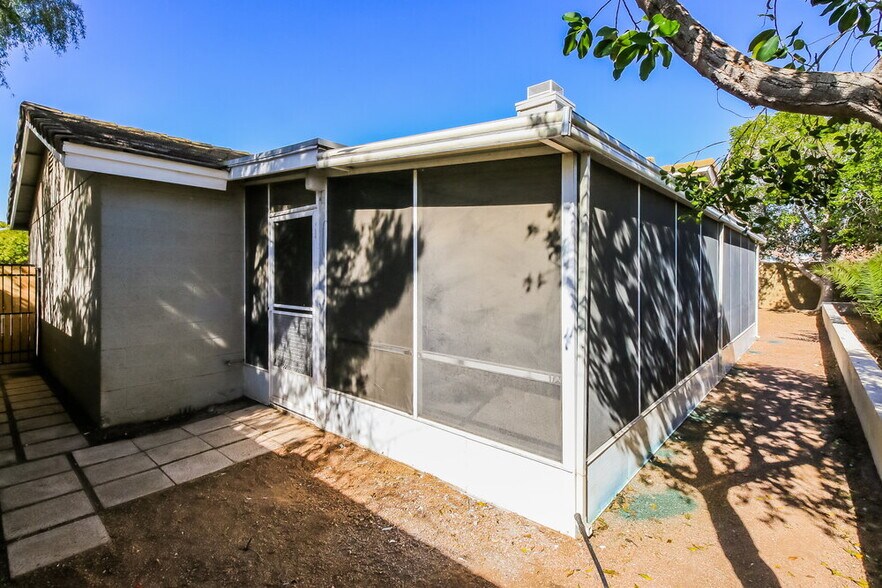 Building Photo - 1616 N Alta Mesa Dr