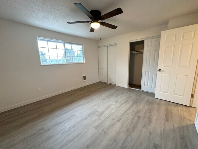 Building Photo - 3 Bedroom Cornelius Duplex, with Lots of U...