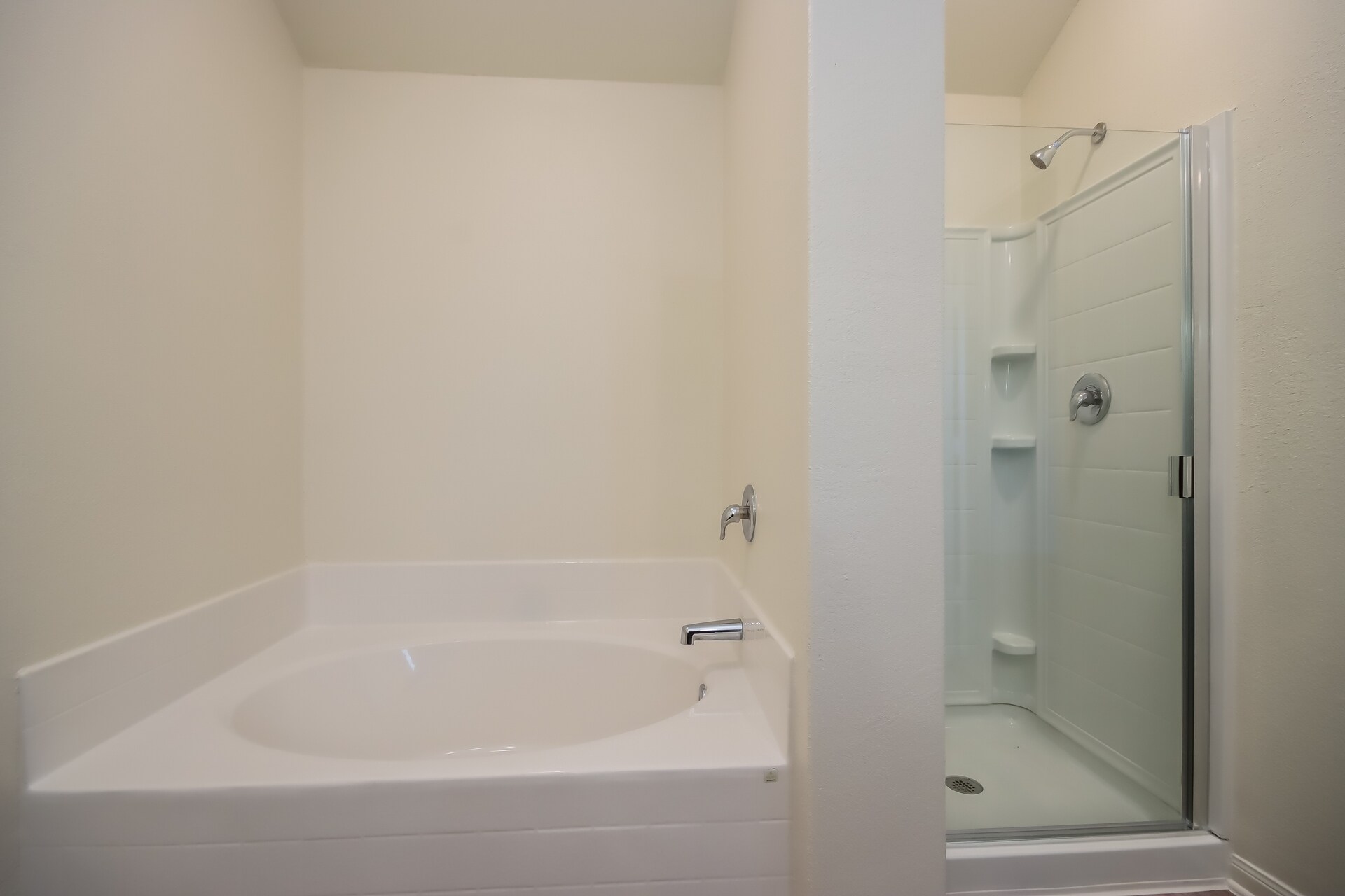 Building Photo - 5902 Sapphire Lagoon Rd