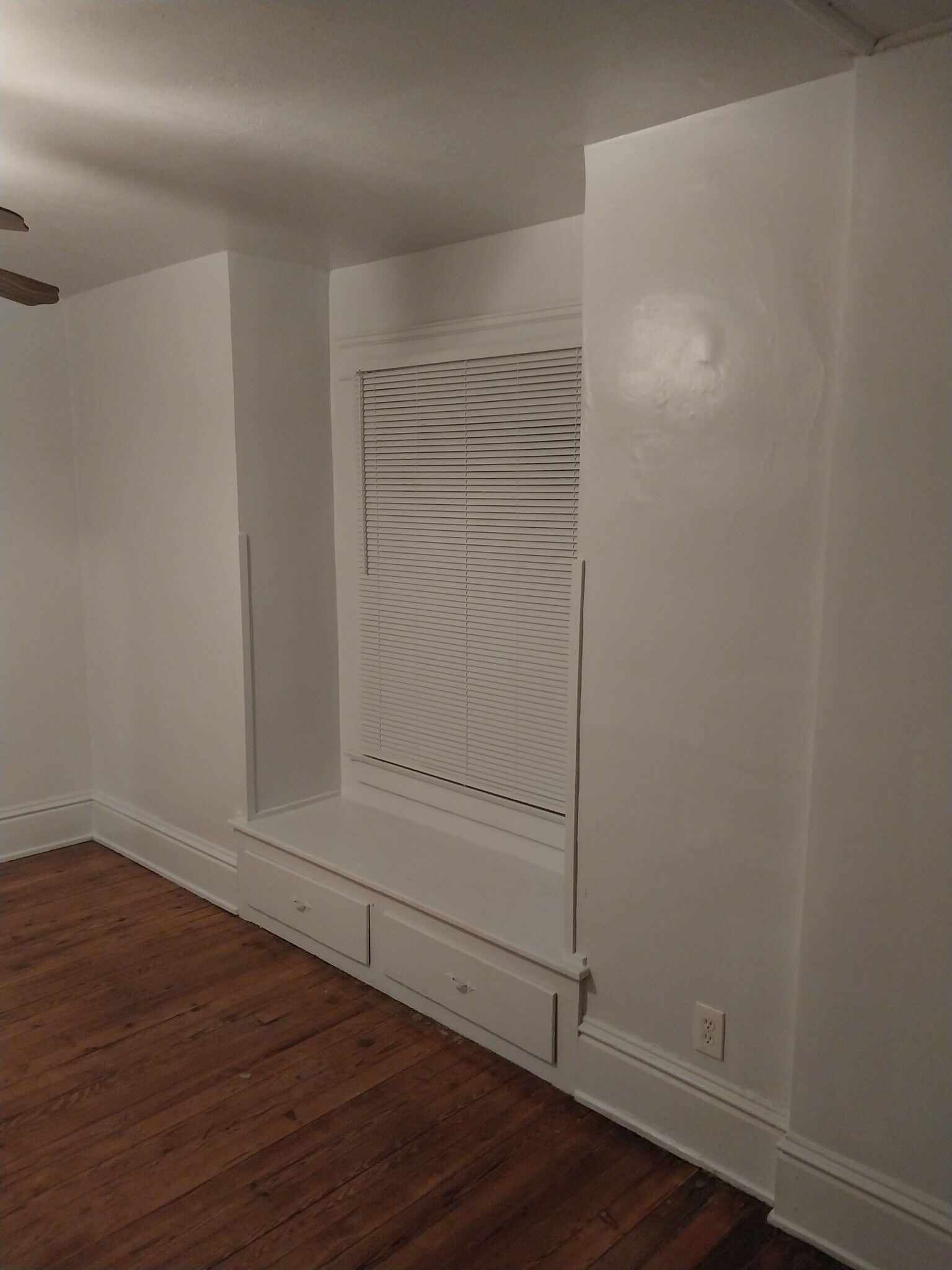 Building Photo - 51 E Summit St