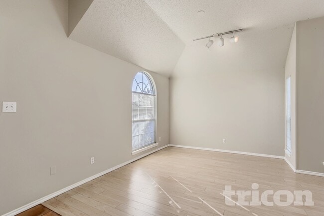 Building Photo - 612 W Andersonville Ln