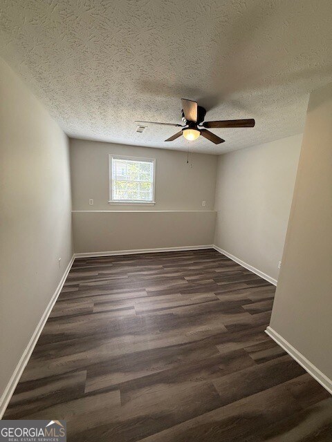 Building Photo - 105 Laurel Ct