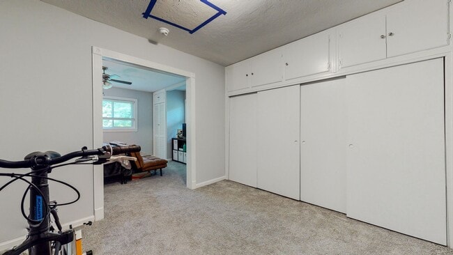 Building Photo - Charming Updated Home in Bluewater Bay – N...