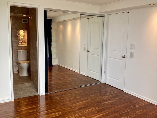 Building Photo - AVAILABLE for Rent : 3 Bedroom, 2 Bathroom...
