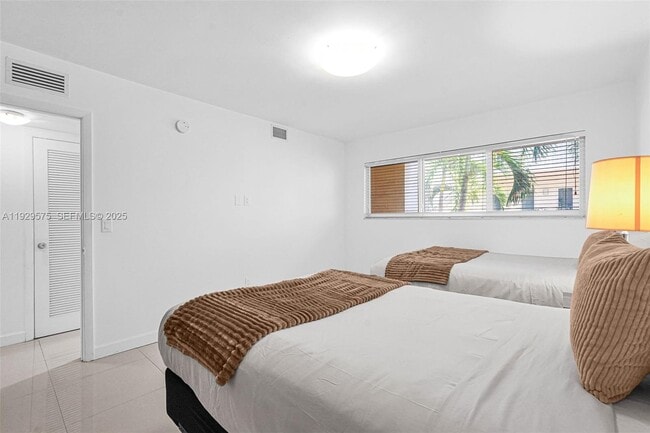 Building Photo - 1035 94th St