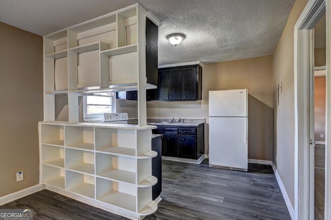 Building Photo - 1640 Kitchens Rd