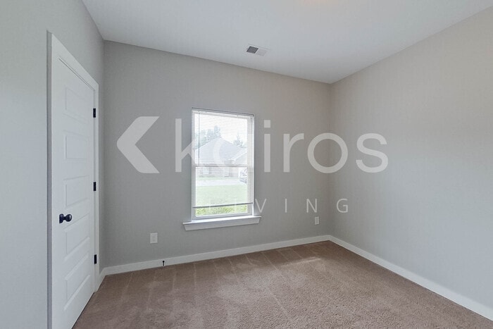 Building Photo - 134 White Oak Cir