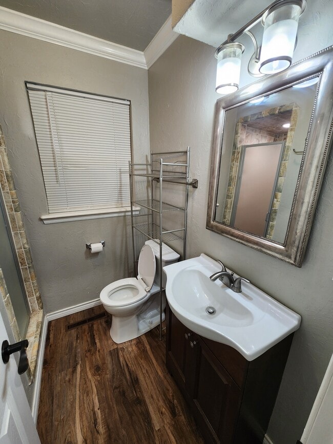 Building Photo - 204 S Morrison Dr