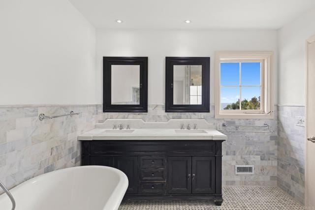 Building Photo - 7851 Hillside Dr