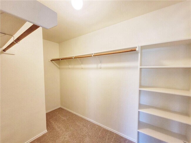 Building Photo - 503 Lafayette Square Dr