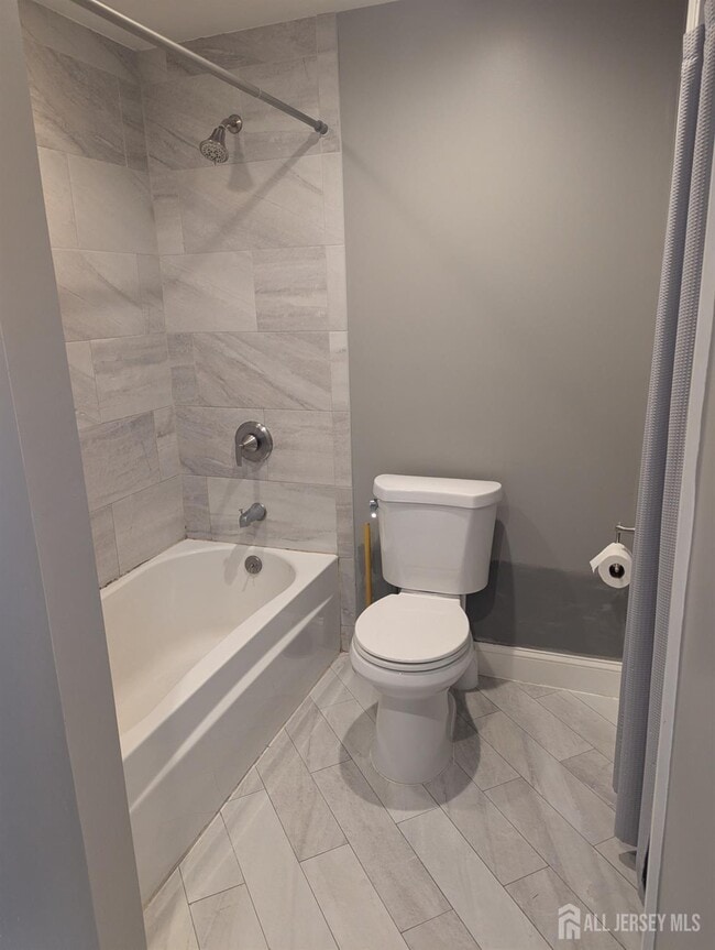 Building Photo - 300 Cedar St