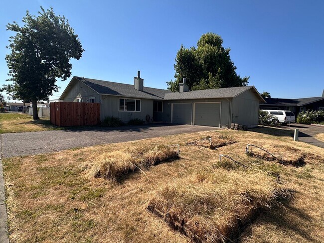 Building Photo - 148-38th Place Duplex