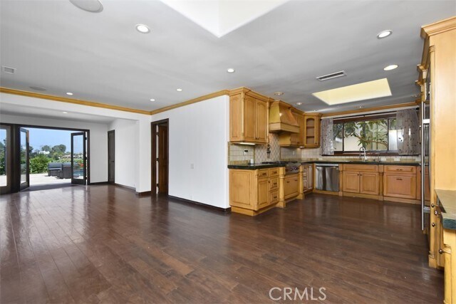Building Photo - 3358 Red Rose Dr
