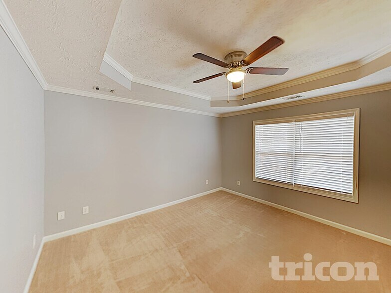 Building Photo - 150 Shadowbrook Dr