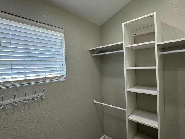 Building Photo - 135 Galapago St