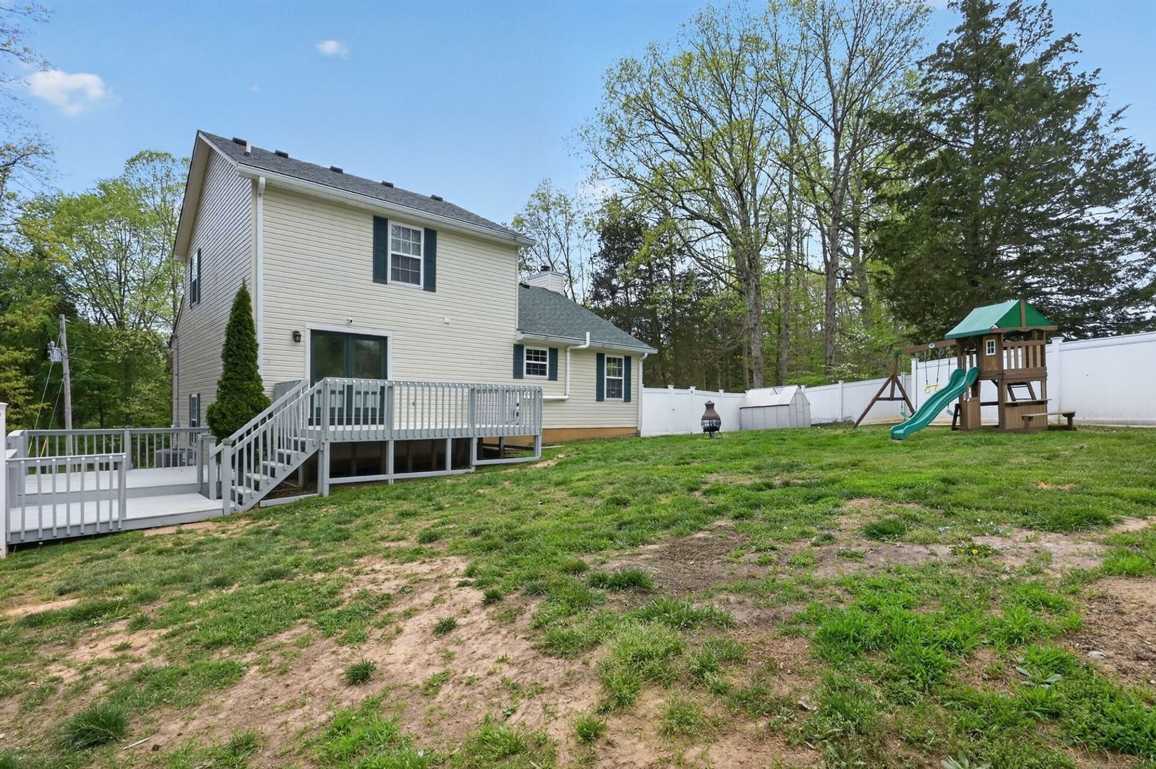 Building Photo - 373 Redwing Rd