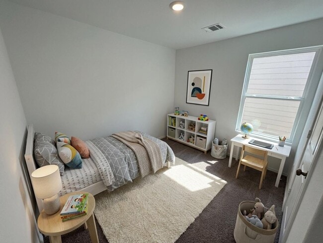 Building Photo - Rare Find: Affordable 3BR Ready for Immediate Move-In- Apartment-Style Living Without The Apartment!