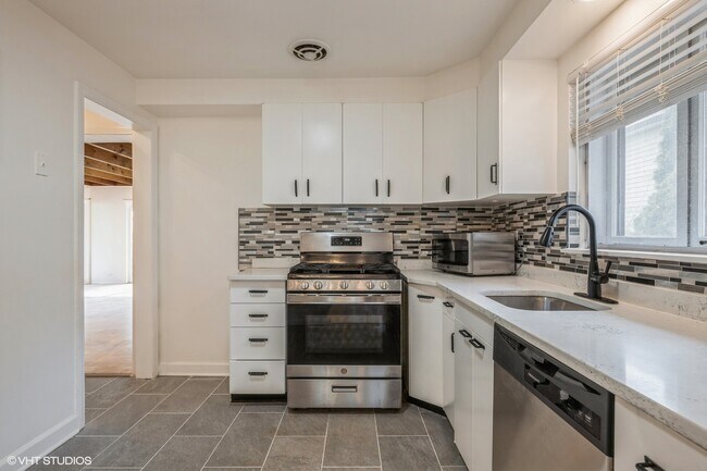 Building Photo - 1317 Ferndale Ave