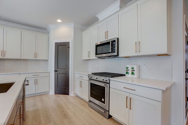 Building Photo - 1112 Pender St