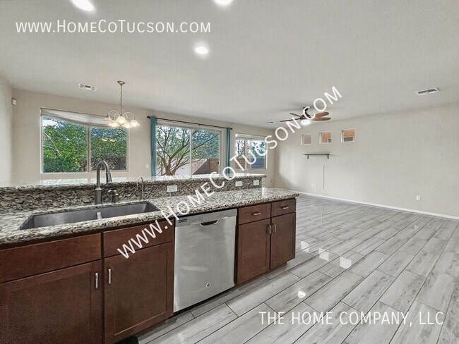 Building Photo - 2808 N Silkie Pl