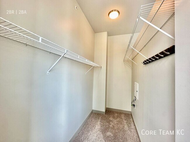 Building Photo - 1121 McGee St