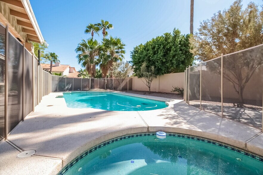 Building Photo - 16420 S 38th St