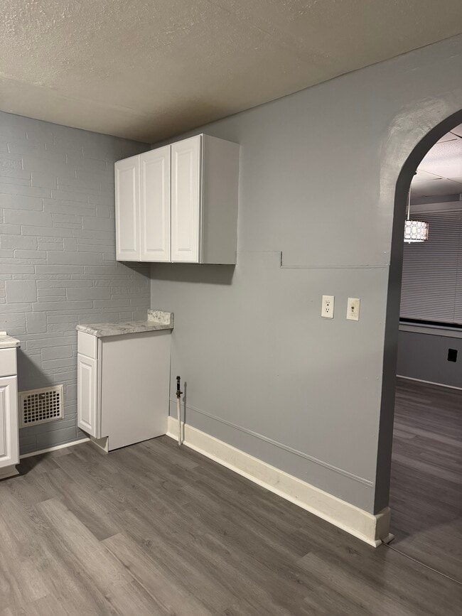 Building Photo - 440 5th St