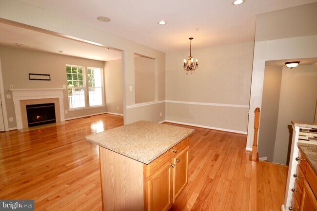 Building Photo - 25323 Damascus Park Terrace