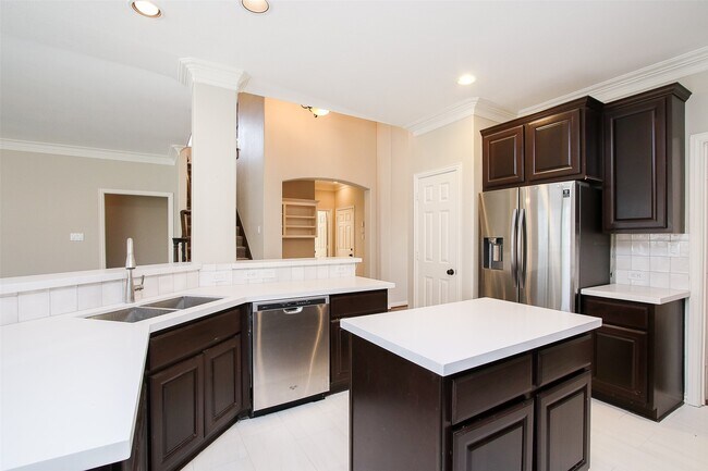 Building Photo - 35 Winhall Pl