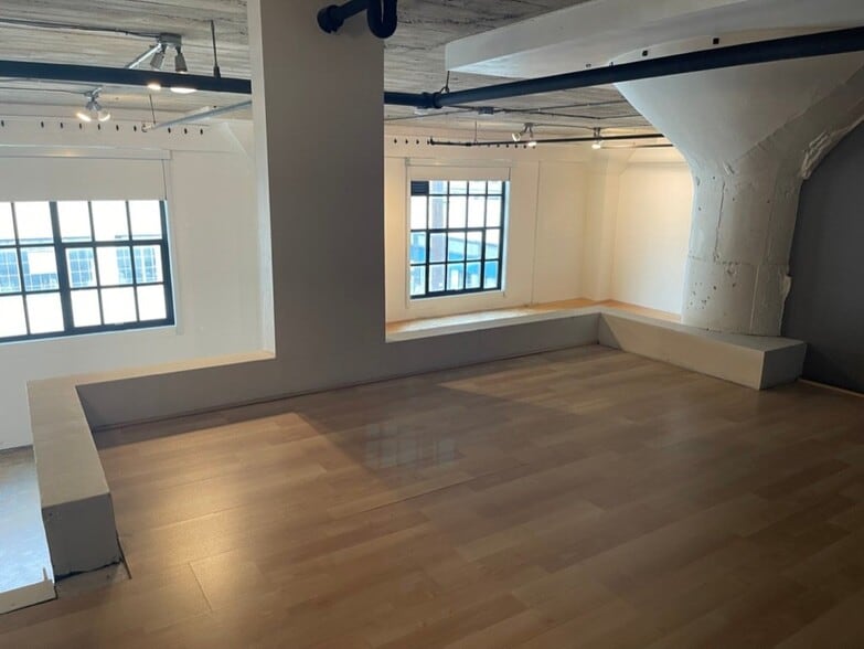 Building Photo - 247 4th St