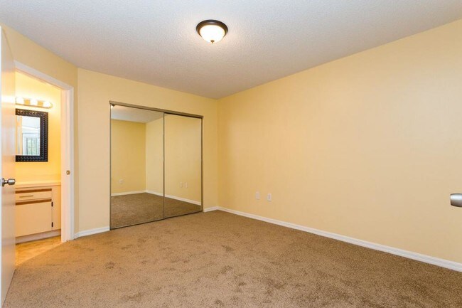 Building Photo - 441 Fountainhead Cir