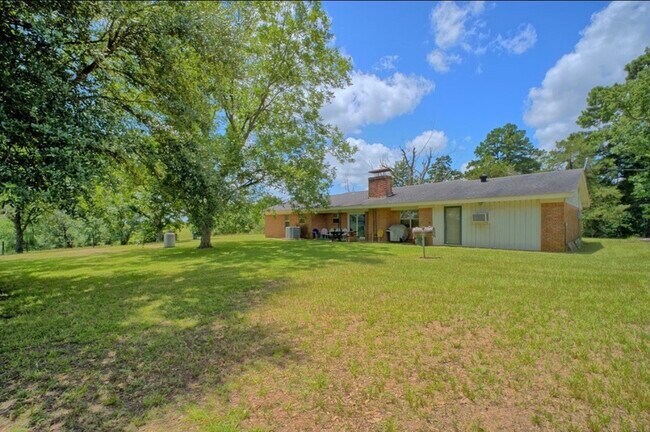 Building Photo - 7618 TX-87