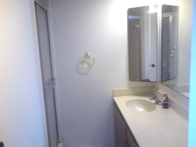 Building Photo - 1619 16th Ct