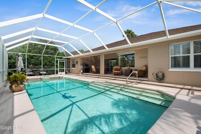 Building Photo - 15 Coolidge Ct