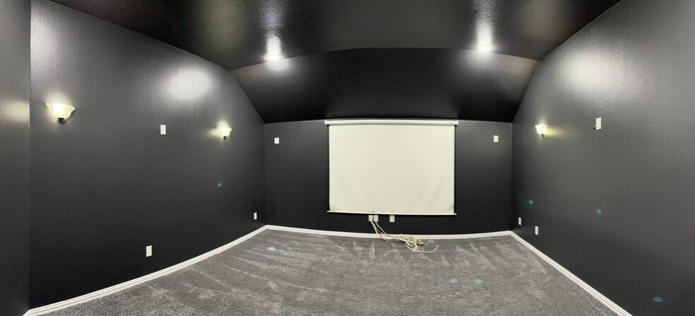 Building Photo - 1305 Miami Dr