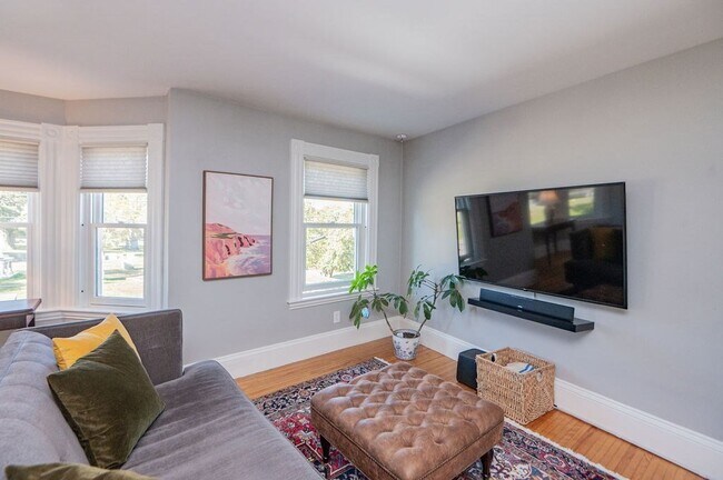 Building Photo - 57 Summer St