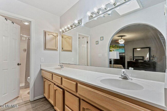 Building Photo - 766 Espada Dr
