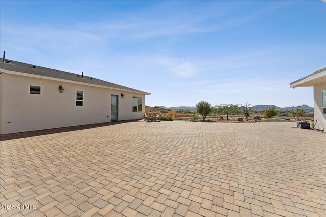 Building Photo - 221 W Jomax Rd