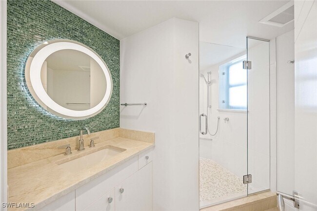 Building Photo - 6075 Pelican Bay Blvd